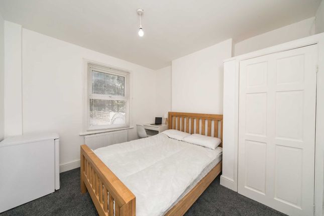 Room to rent in Carey Street, Reading