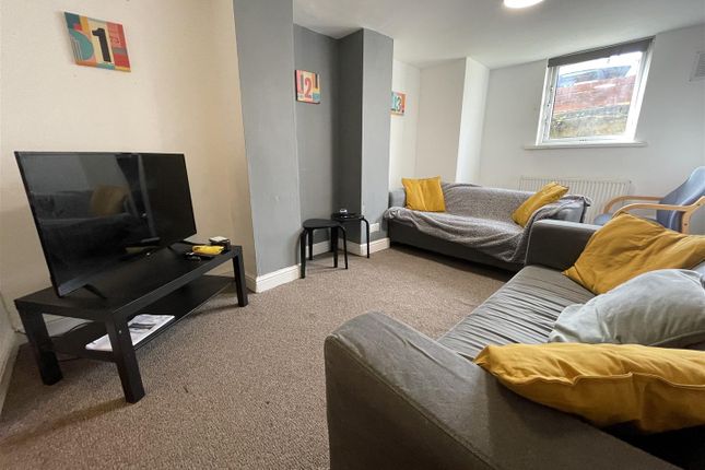 Hessle Avenue, Leeds photo 2