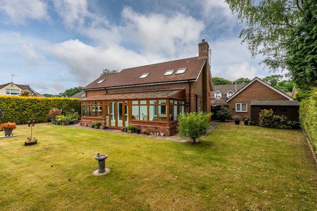 4, Southern Close, Ferndown photo 3
