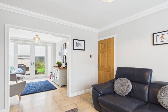 5, Ambergate, Skelmersdale photo 4