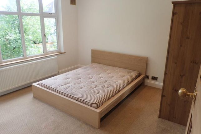 Room to rent in Downhills Park Road, London