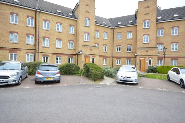 5 bed flat for sale in Nyall Court, Kidman Close, Gidea Park, Romford RM2