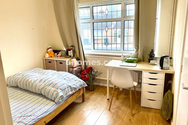 4, Evesham Walk, Coventry photo 3