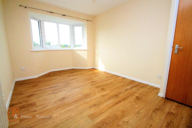 294, Dale Close, Essex photo 3