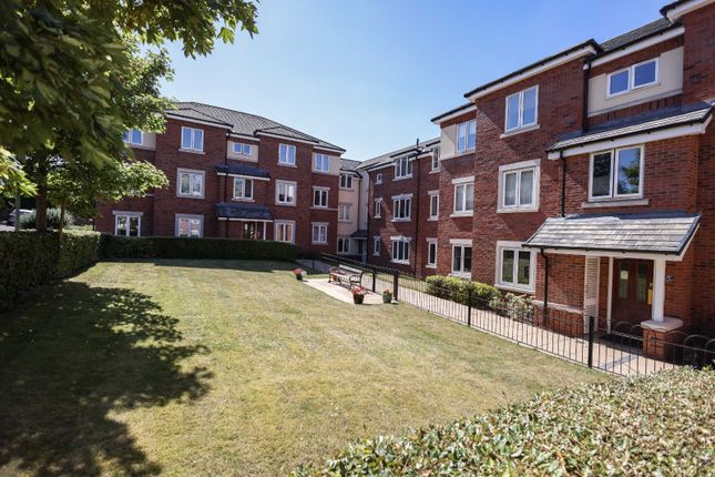 Thumbnail Flat for sale in Stratford Gardens, Bromsgrove, Worcestershire