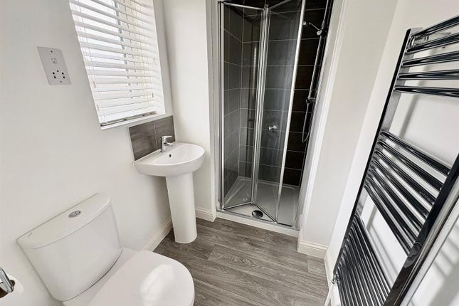 8, Wing Mews, Peterborough photo 4