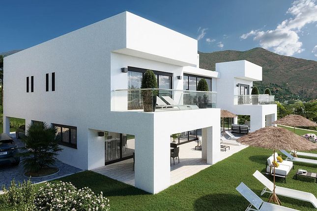 Villa for sale in La Mairena, Málaga, Spain