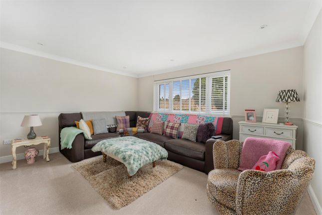 8, Cumberford Close, Bloxham photo 4