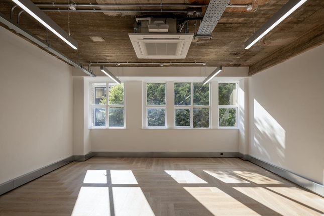 Office to let in Saint John's Square, London