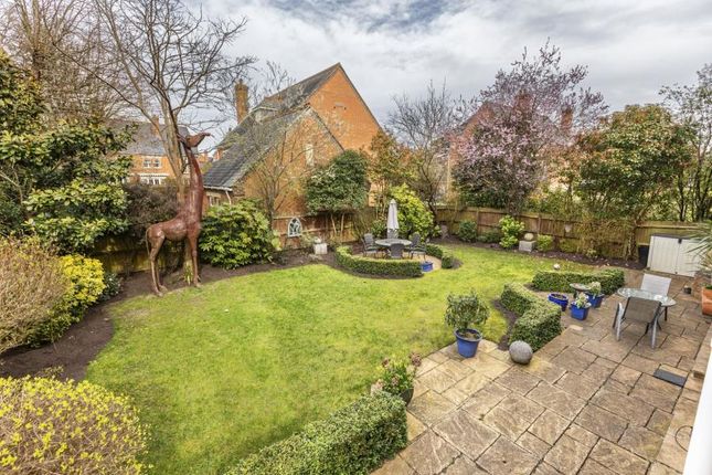 8, Ridgeway, Virginia Water photo 4