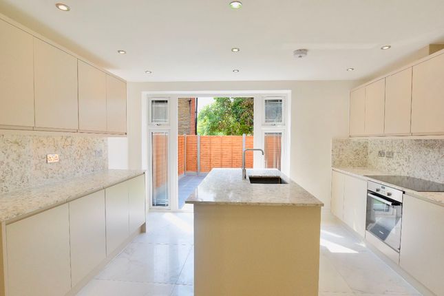 5 Bed Terraced House To Rent In Perth Road London E13 Zoopla
