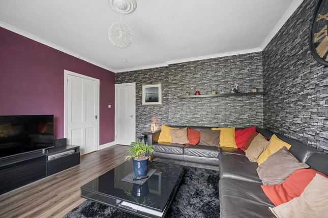 30 Crossgreen Drive, Broxburn photo 4