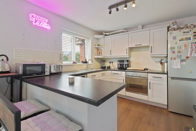 41, Grange Farm Drive, Sheffield photo 4