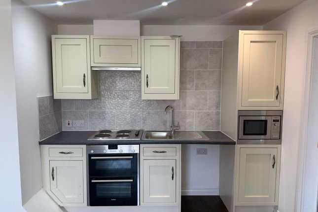 25, Blackpool Road, Preston photo 2