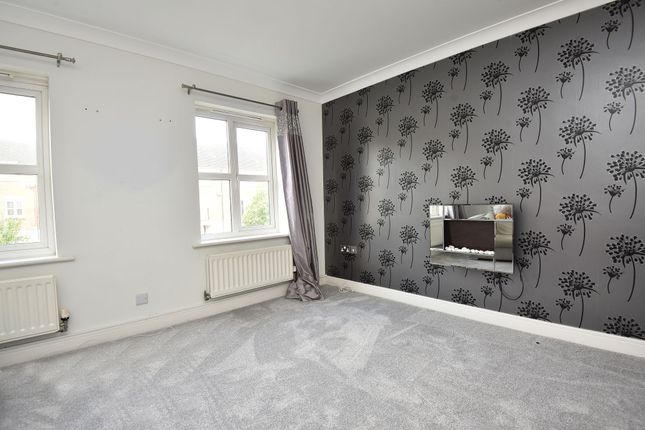 63 Hutton Gate, Harrogate photo 4