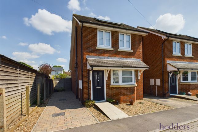 Detached house to rent in Fernbank Road, Addlestone