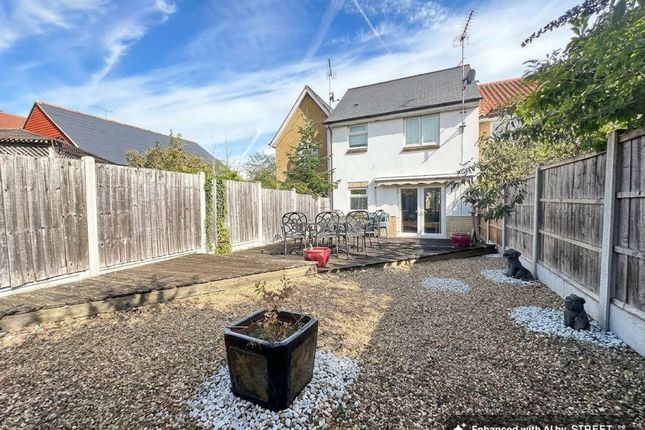 7 Thistle Close, Basildon photo 2