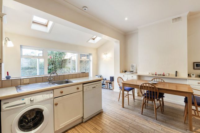 11, Broomhouse Road, London photo 2