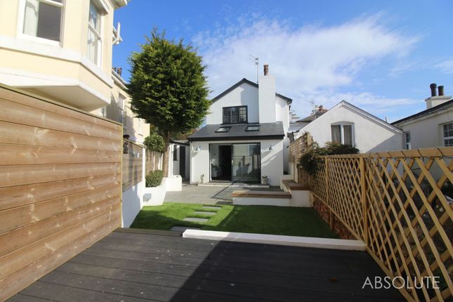 Detached house to rent in Woodend Road, Torquay