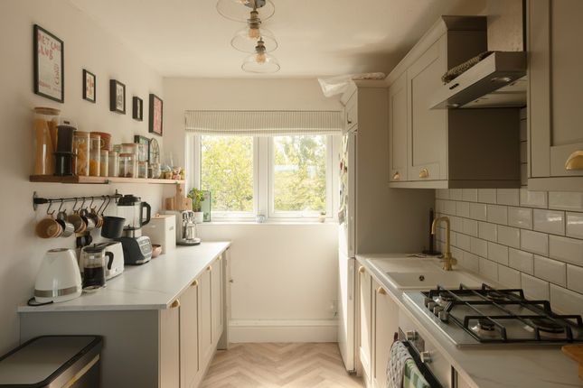 94, Cossall Walk, London photo 2