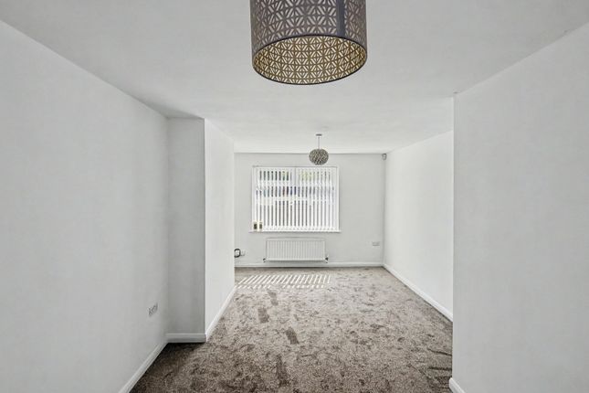 44, Clapgate Crescent, Widnes photo 4