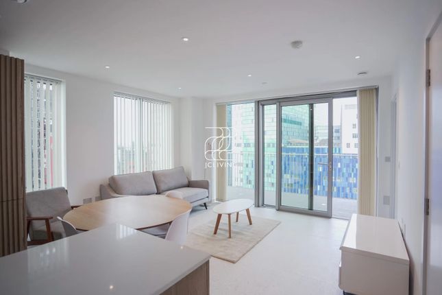 Flat to rent in Silk District, London