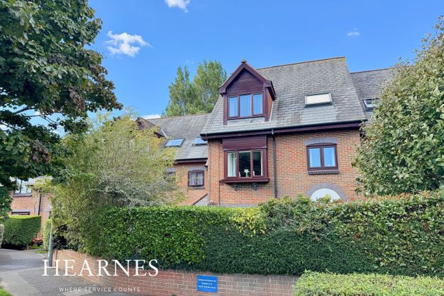 1-bed house on Flat 17, Grace Darling House, 9 Vallis Close, Poole, £90,000