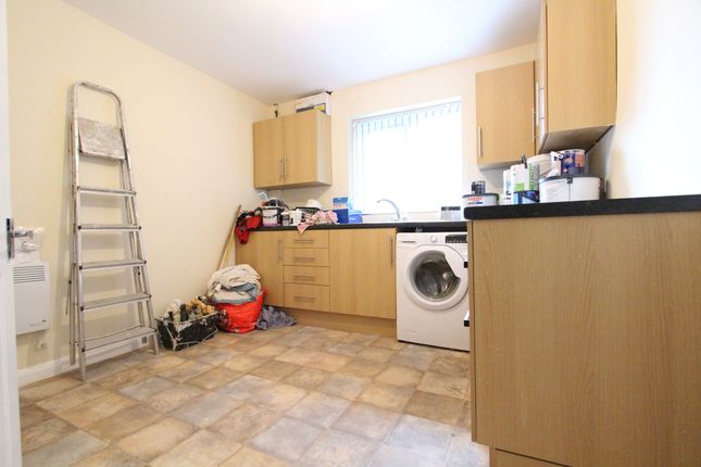 18 Littlemoor Centre, Chesterfield photo 4