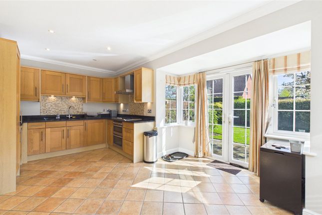 8, Cedar Gardens, Woking photo 3