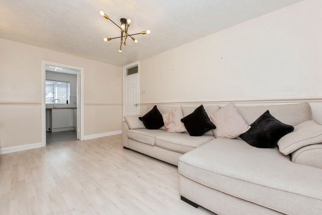 37, Eton Way, Kent photo 3