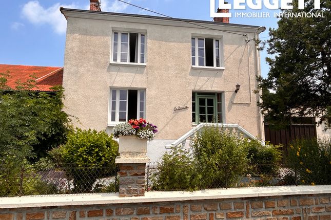 Villa for sale in Saint-Léger-Magnazeix, Haute-Vienne, Nouvelle-Aquitaine