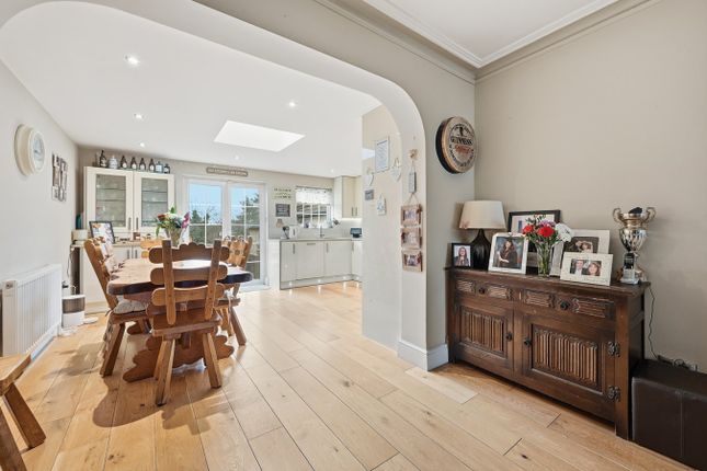 44, Alder Grove, London photo 3