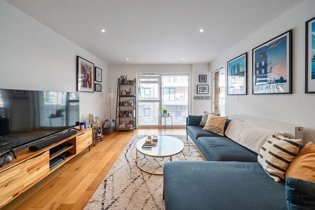 Fairbourne Road, Clapham photo 4