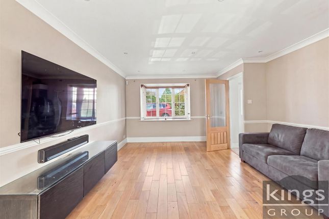 33, Willowdene, Waltham Cross photo 4