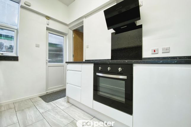 2-bed house on 371, Cardiff, £1,500/mo