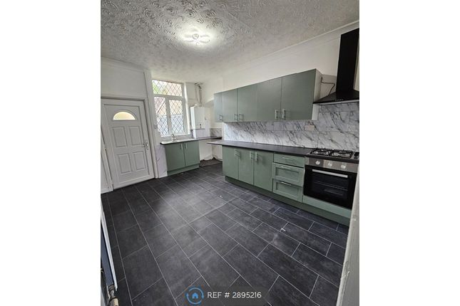 Broad St, Middleton, Manchester photo 4