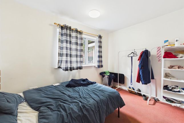 48, Barnsdale Close - SL, Leicestershire photo 4