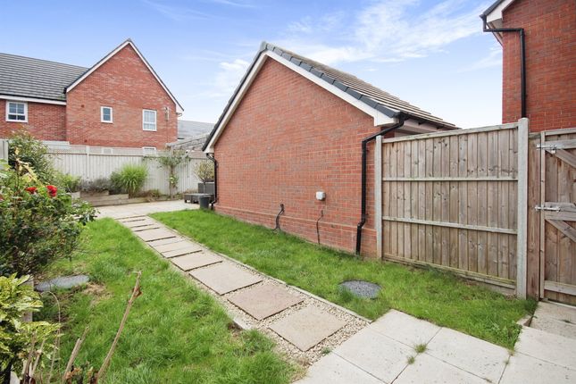 Semi-detached house for sale in Wesson Road, Warwick