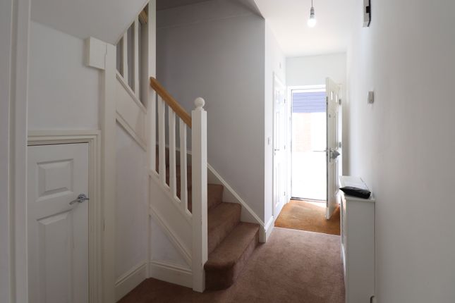 92, Quicksilver Way, Andover photo 4