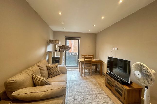 Flat 3, 1 Lyons Crescent, Tonbridge photo 3