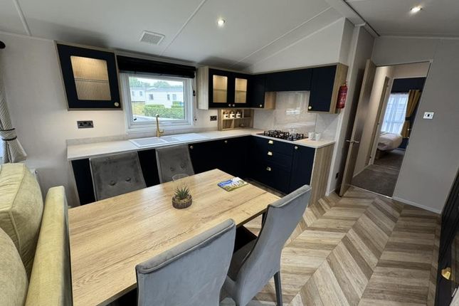 Willerby Gainsborough, Nodes Point Holiday Park, Ryde photo 2