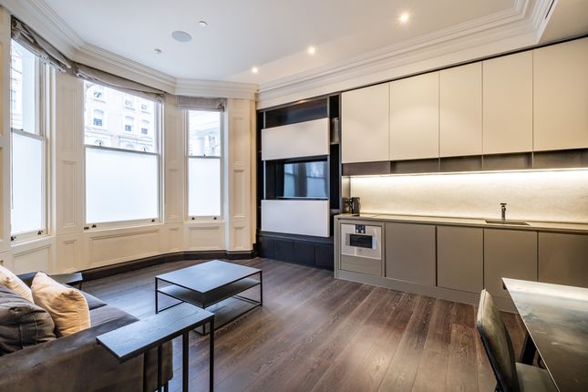 Studio flat on 3, Wisley Court, 37, Beaufort Gardens, London, £3,250/mo