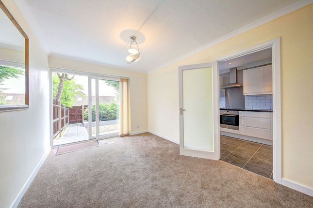17, Hillview, London photo 3