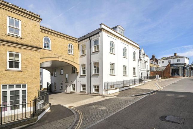 2 King Henry Mews, Harrow photo 4
