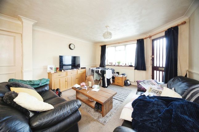 Property for sale in Kingsley Road, Luton