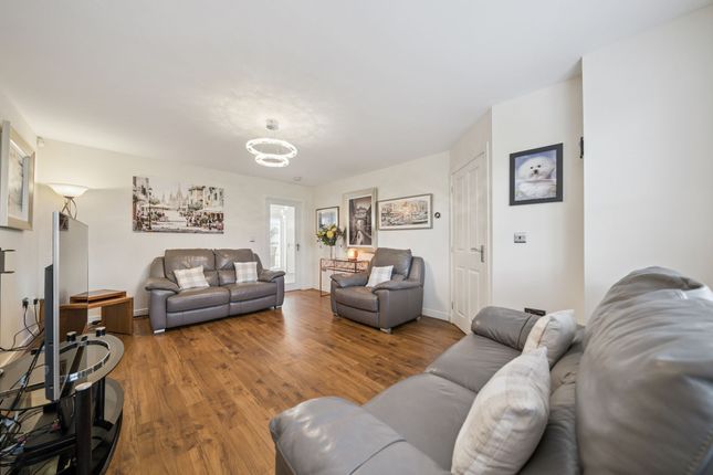 1 Leggatston Place, Glasgow photo 3