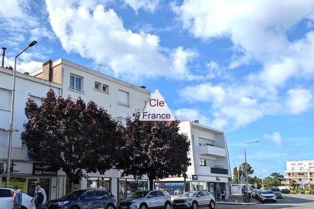 Thumbnail Apartment for sale in Royan, Poitou-Charentes, 17200, France