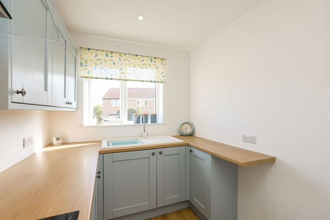 25 Tunstall Green, Chesterfield photo 2