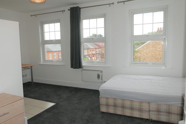 Flat 6, 2A, Sandhurst Road, London photo 5