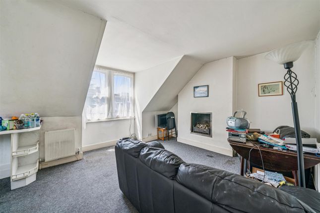 2C, Silver Crescent, London photo 2